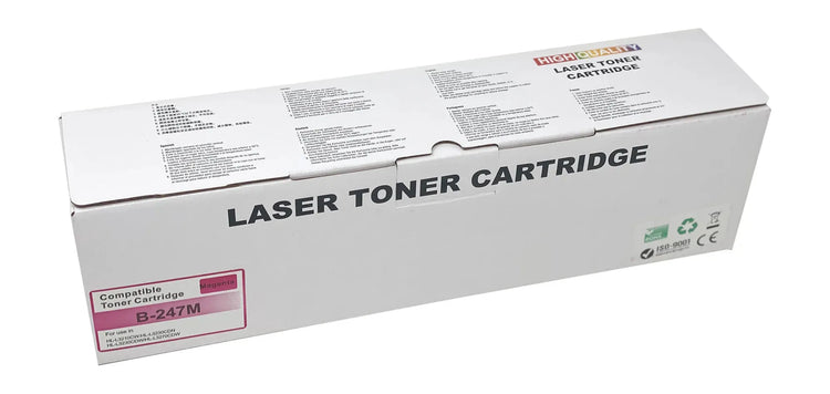 Eine weiße Schachtel mit der Aufschrift „Wechselfaul XL Toner kompatibel mit Brother TN-243 / TN-247“ und einem Text, der Kompatibilität und Spezifikationen angibt. Sie verfügt über ein magentafarbenes Etikett mit der Modellnummer b-2477m.