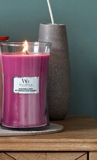 WoodWick Wild Berry & Beets, knisternde Kerze groß, 610g Brenndauer bis zu 130 Std NEUE FRÜHLINGSDÜFTE EDITION