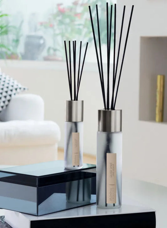 Millefiori Selected Diffusor, Silver Spirit, 100ml in edler Milchglas Flasche mit dunklen Stäbchen